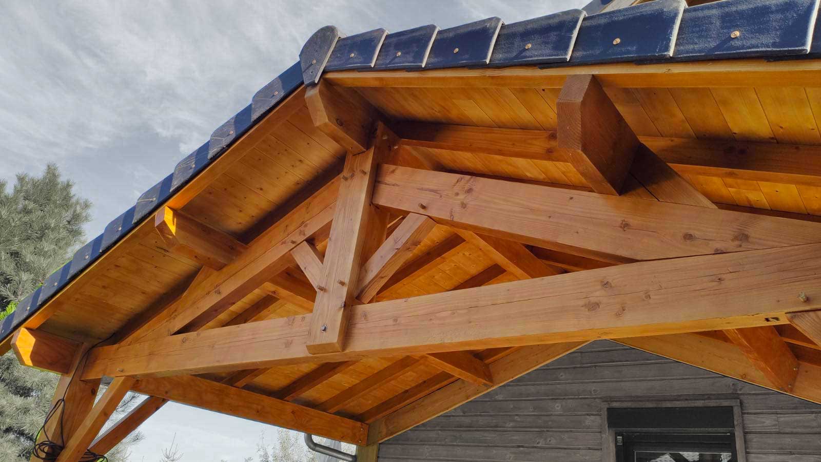 Charpentier à Saint-Sulpice-la-Pointe