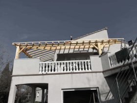 maison avec charpente en bois